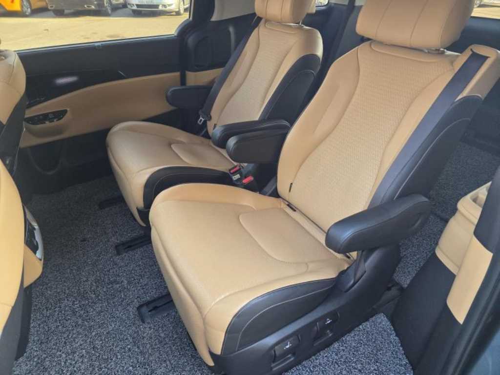 KIA Carnival - Vista 7