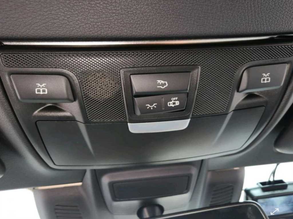 Mercedes Benz E class - Vista 10