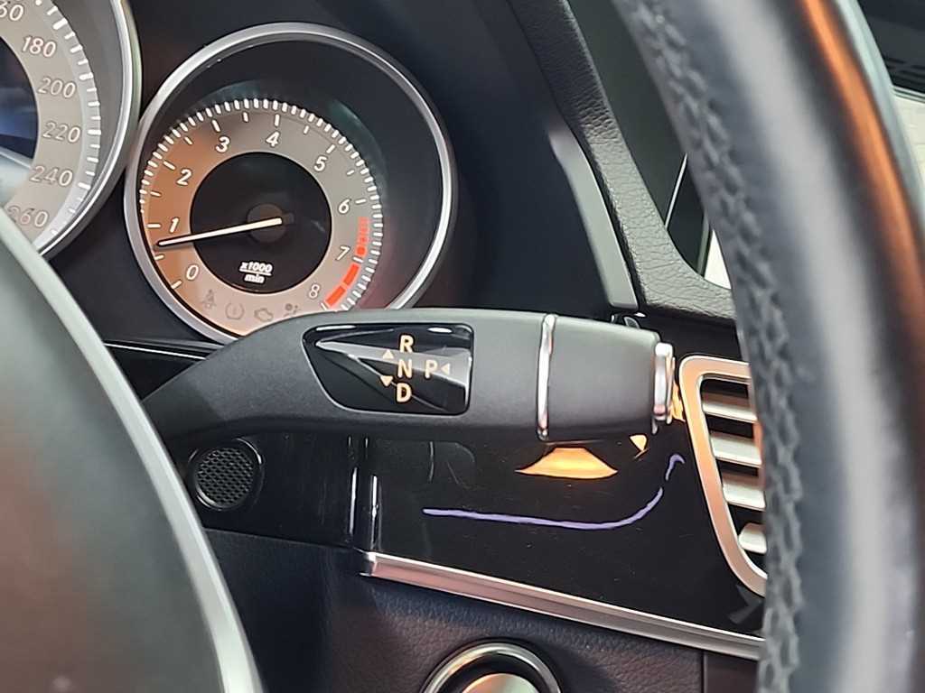 Mercedes Benz E class - Vista 8