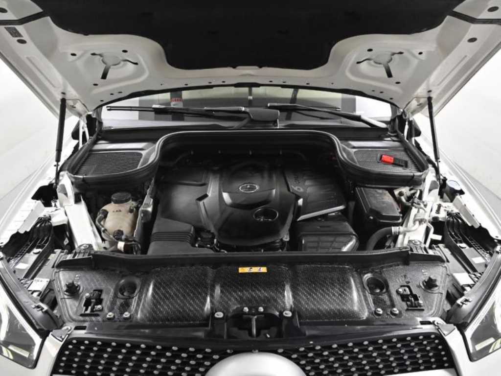 Mercedes Benz GLE Class - Vista 6