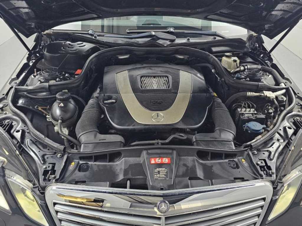 Mercedes Benz E class - Vista 6