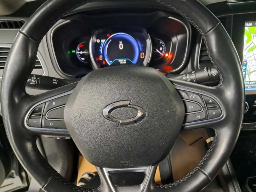 SAMSUNG QM6 - Vista 9