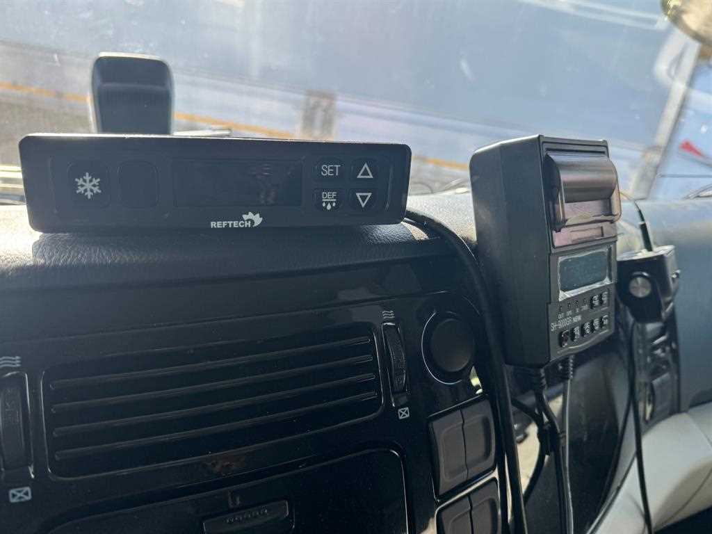 medium and large cargo truck - Vista 12