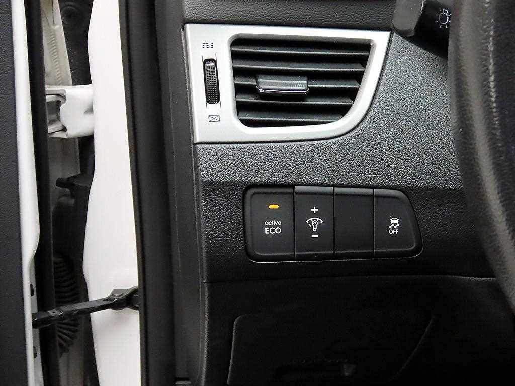 HYUNDAI Avante - Vista 12