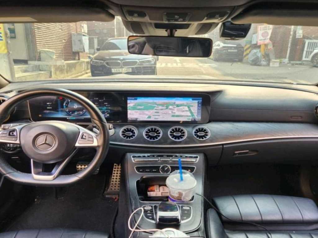 Mercedes Benz E class - Vista 7