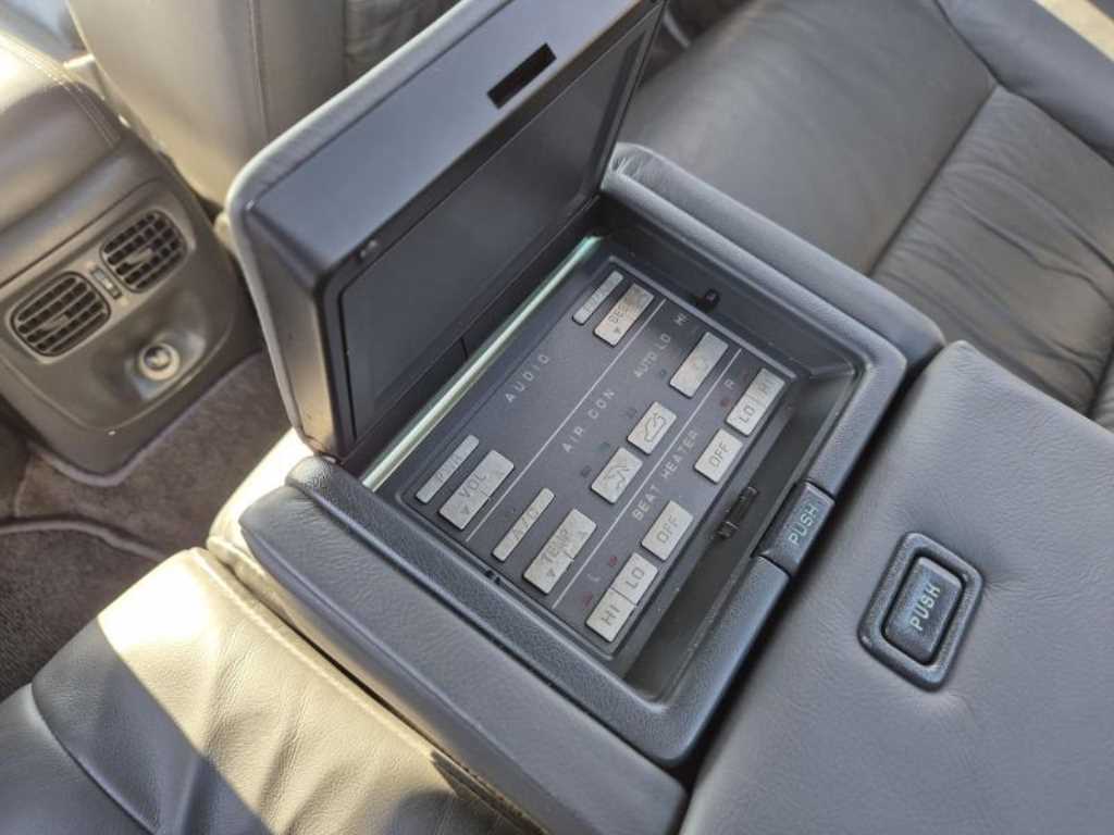 HYUNDAI Dynasty - Vista 8