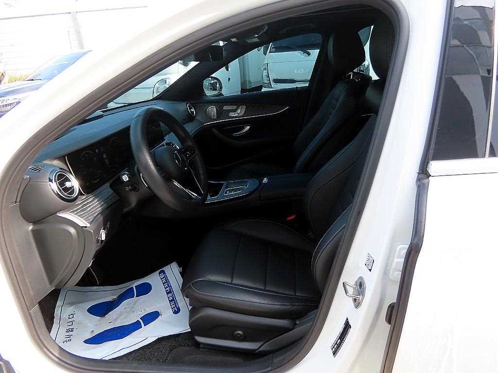 Mercedes Benz E class - Vista 5