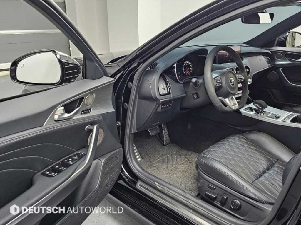 KIA Stinger - Vista 9