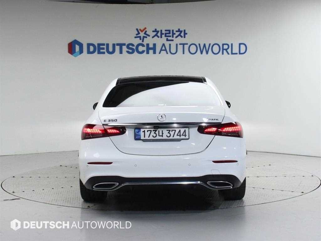 Mercedes Benz E class - Vista 4