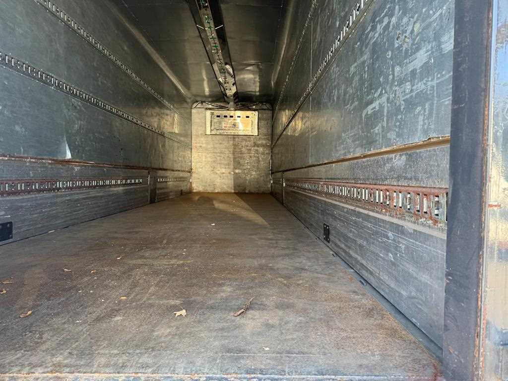 medium and large cargo truck - Vista 7