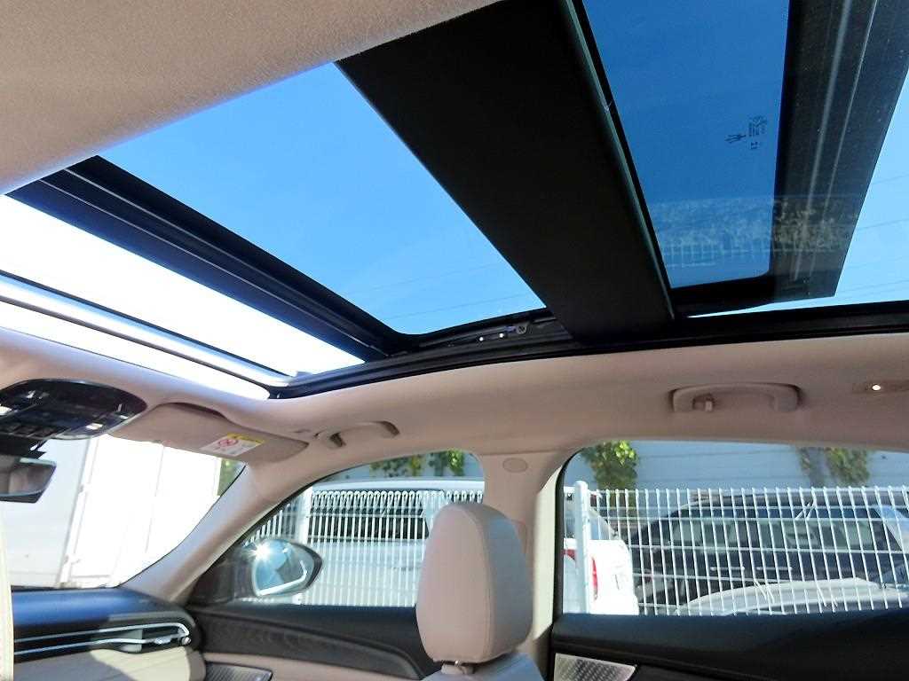 Maserati Grecale 2023 Negro - Importación desde Corea - HF Imports Iquique - Foto 16