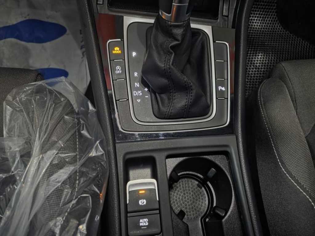 Volkswagen Golf - Vista 11