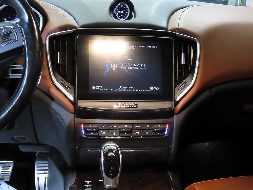 Maserati Ghibli - Vista 11