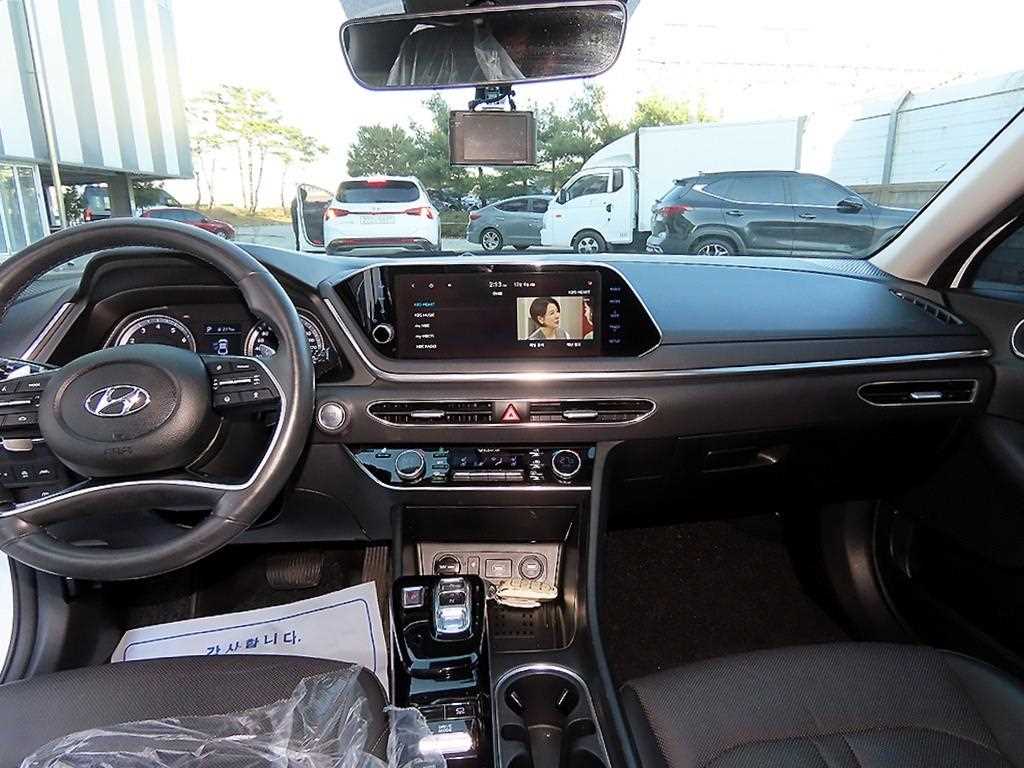 HYUNDAI Sonata - Vista 7