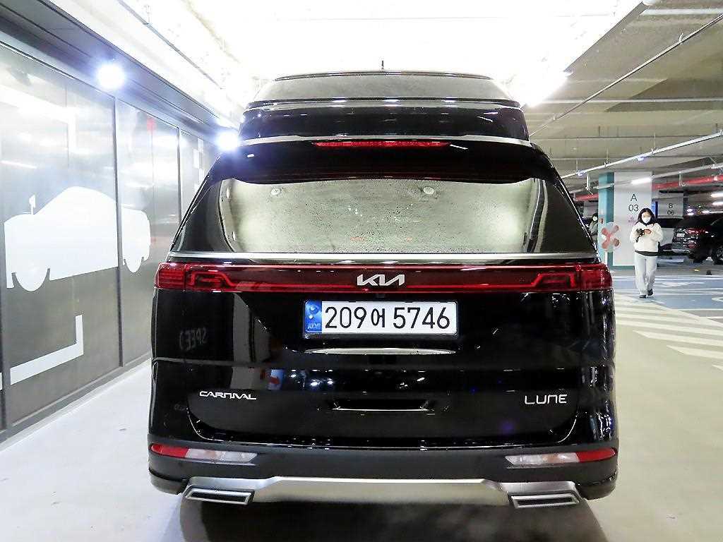 KIA Carnival - Vista 5