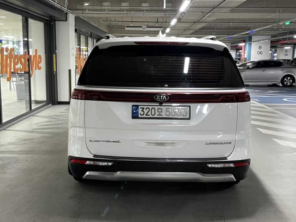 KIA Carnival - Vista 5