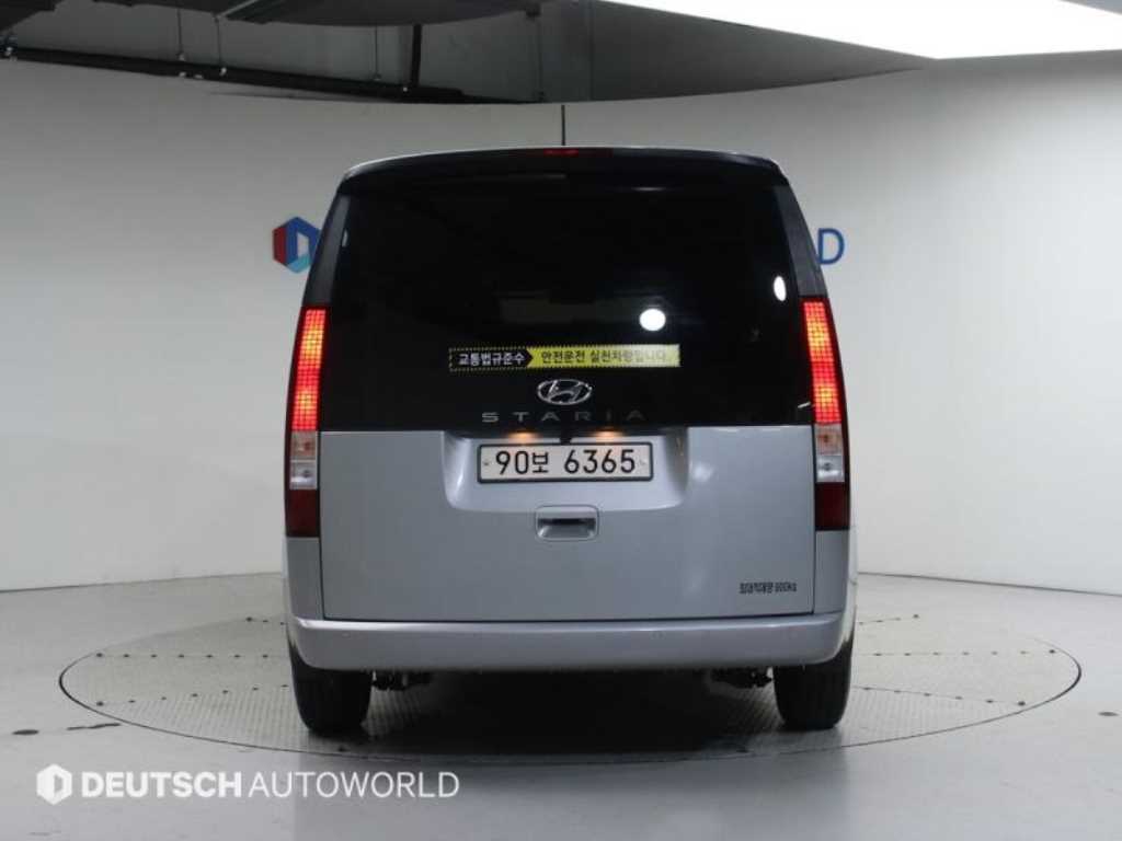 HYUNDAI Staria - Vista 4