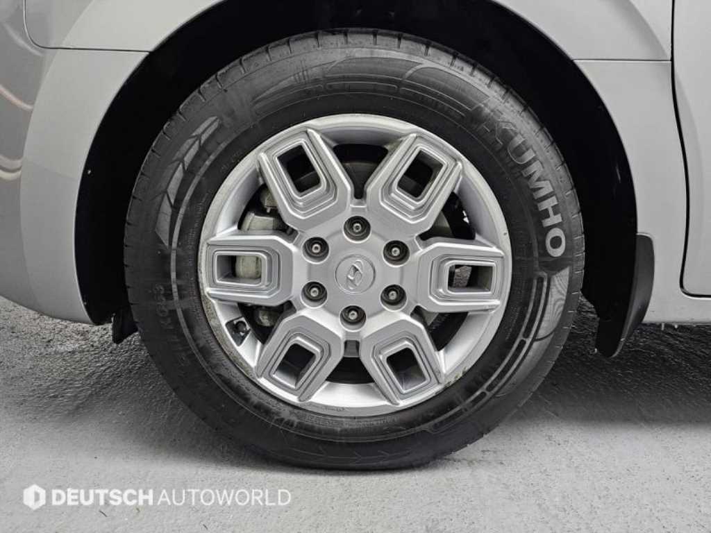 HYUNDAI Staria - Vista 5