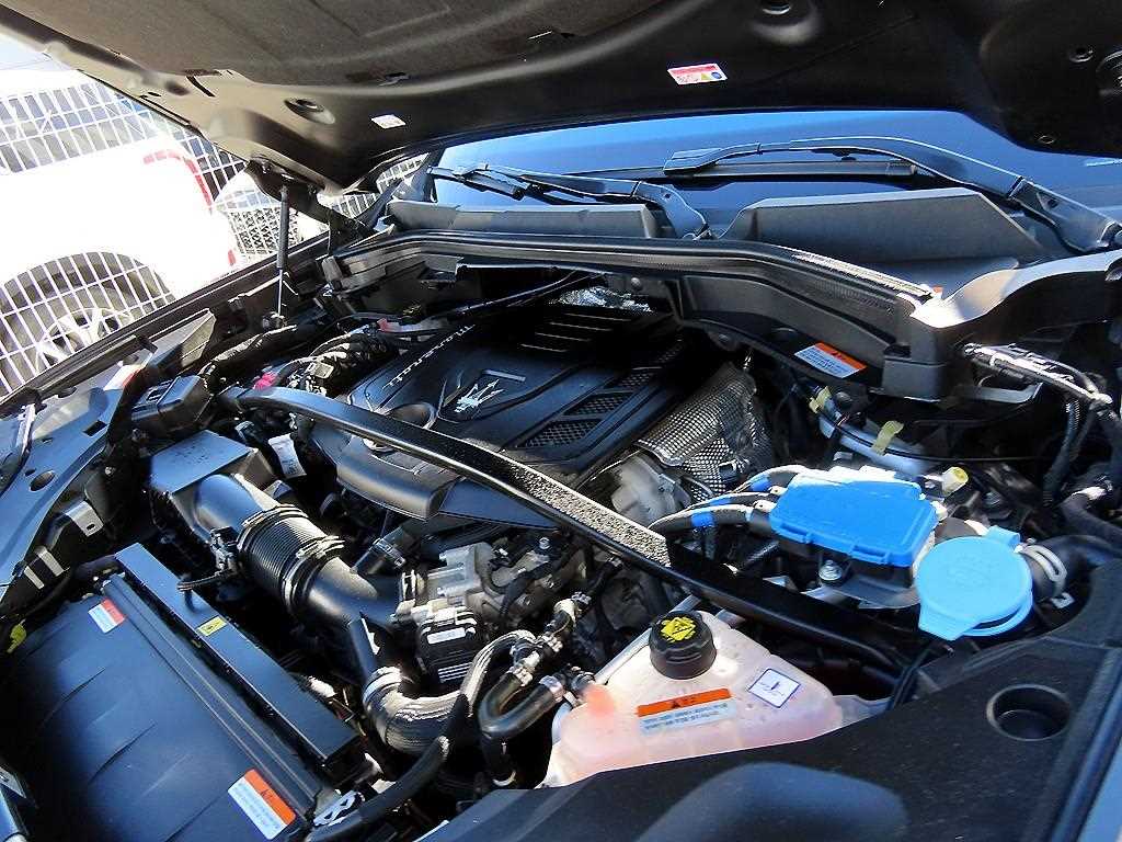 Maserati Grecale 2023 Negro - Importación desde Corea - HF Imports Iquique - Foto 19