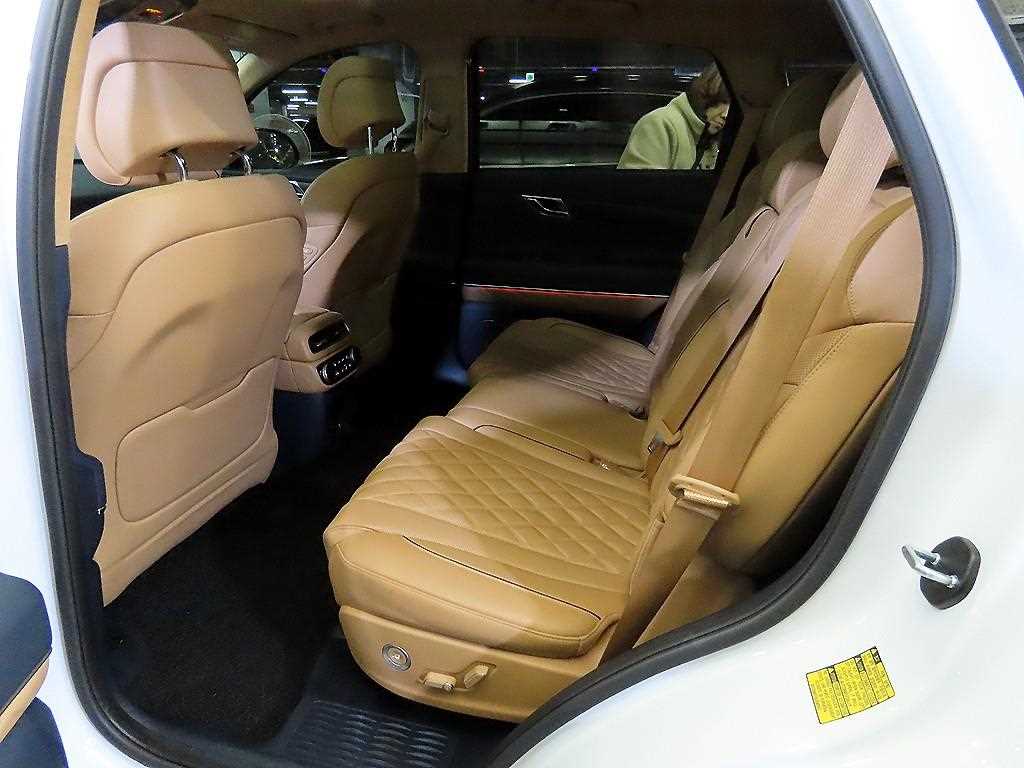 Genesis GV80 - Vista 7