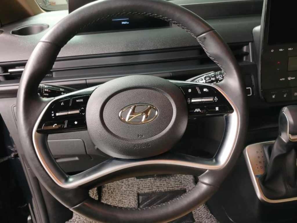 HYUNDAI Staria - Vista 11