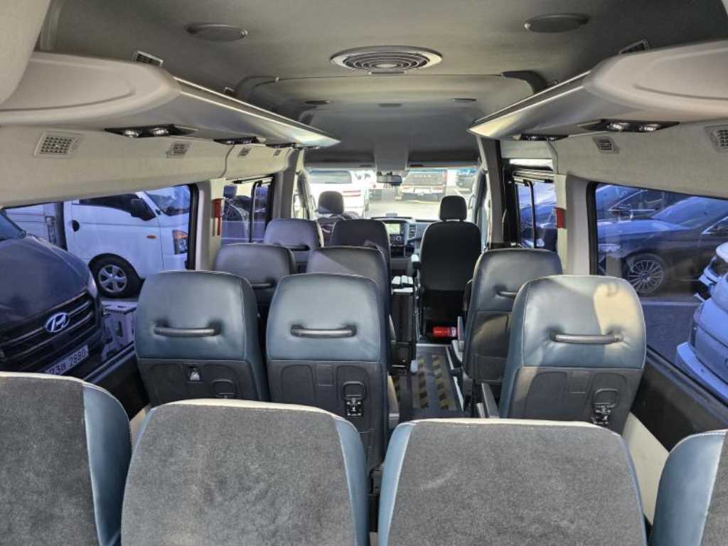 HYUNDAI Solati - Vista 8