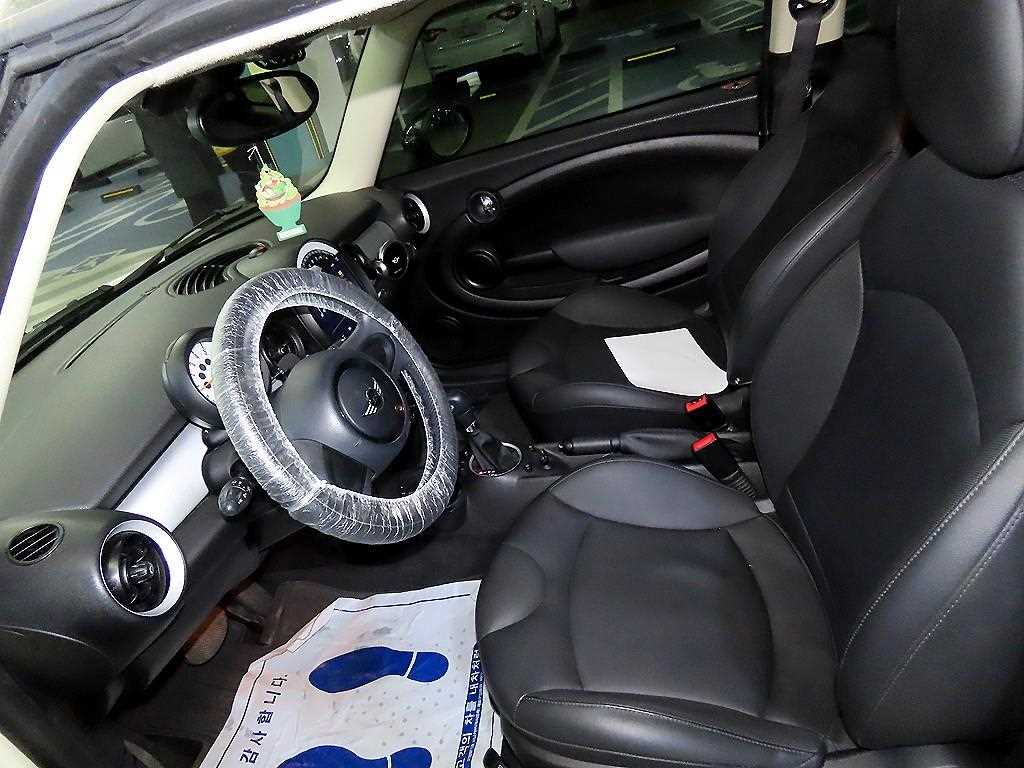 Mini Clubman - Vista 6