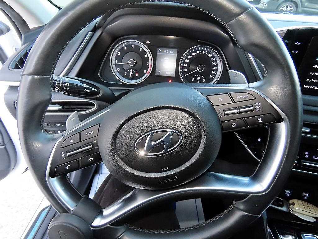 HYUNDAI Sonata - Vista 8