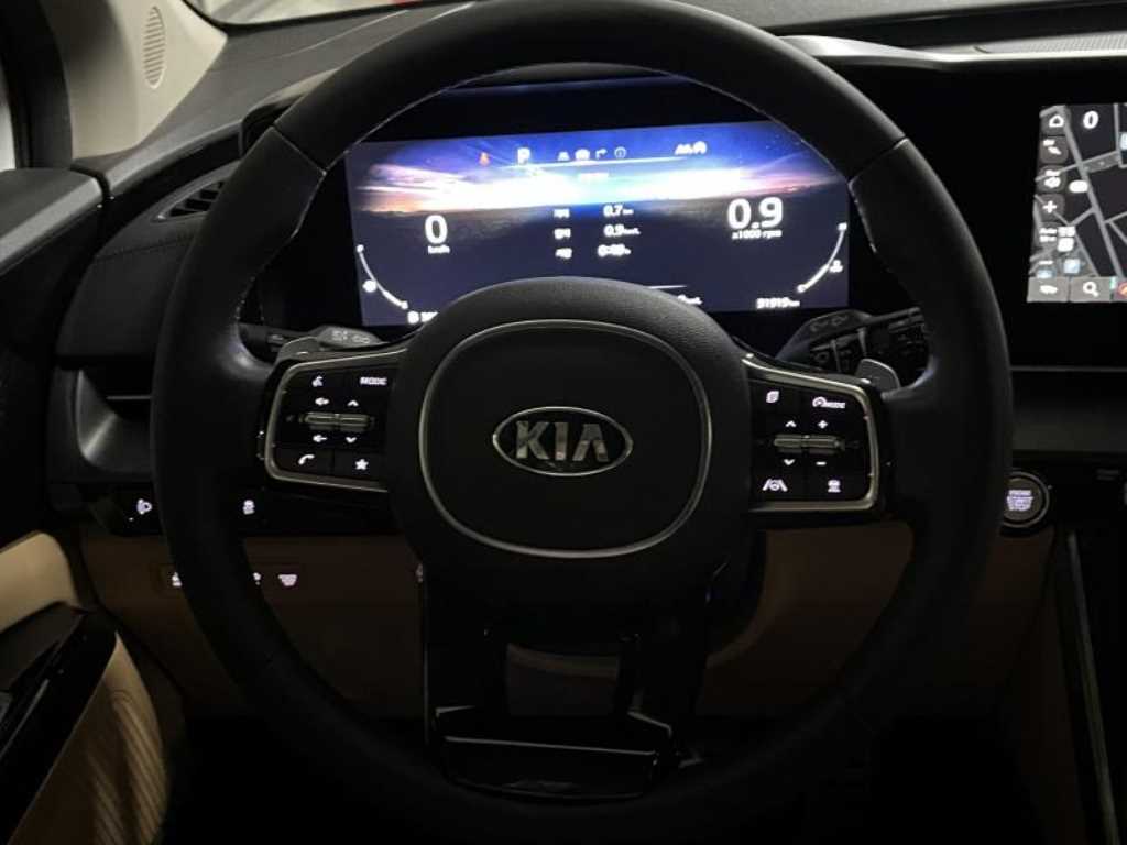 KIA Carnival - Vista 11