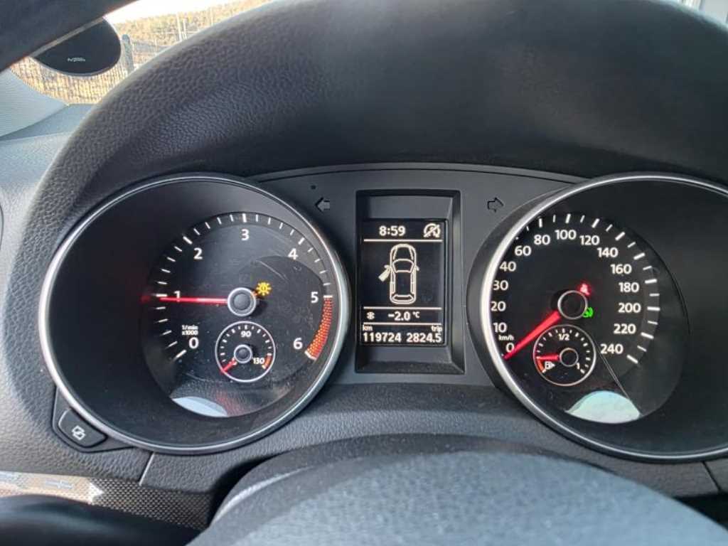 Volkswagen Golf - Vista 11