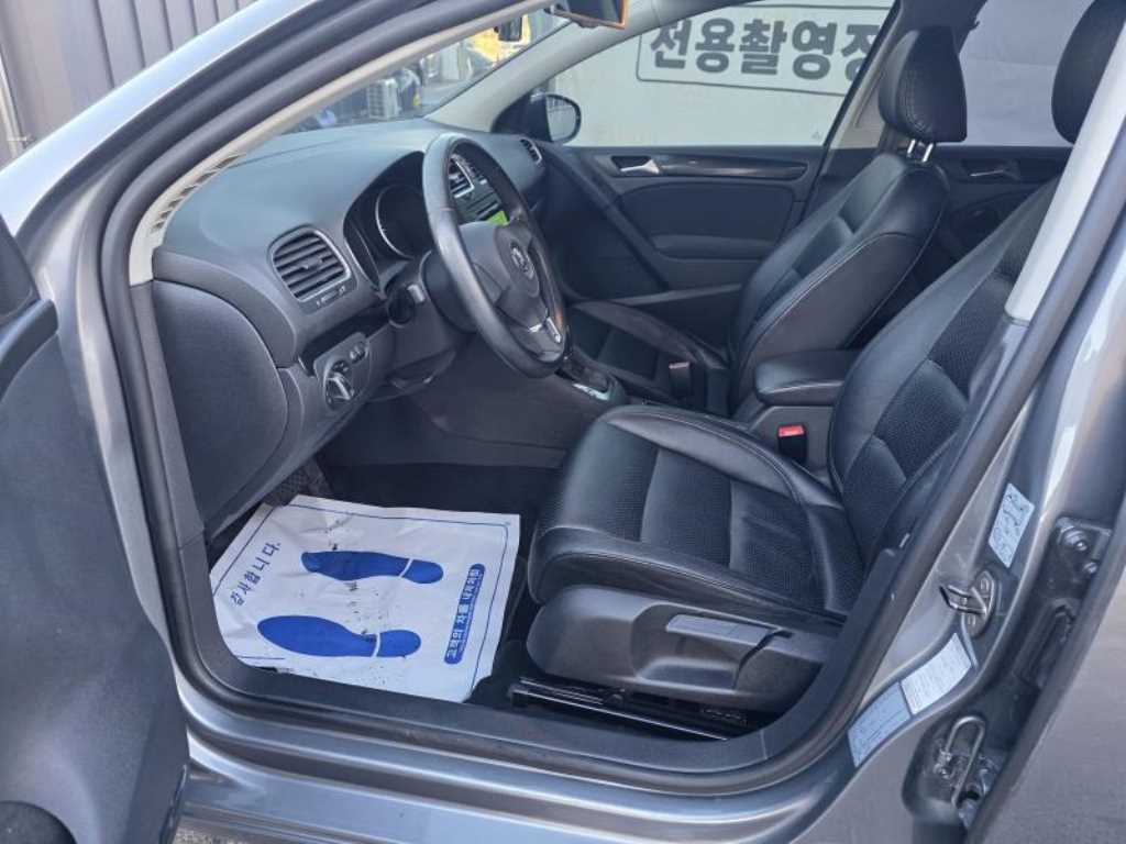 Volkswagen Golf - Vista 8