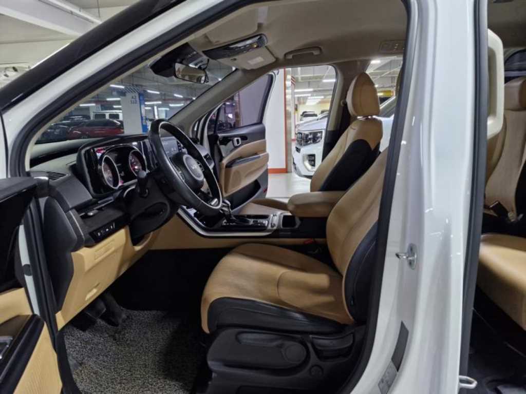 KIA Carnival - Vista 7