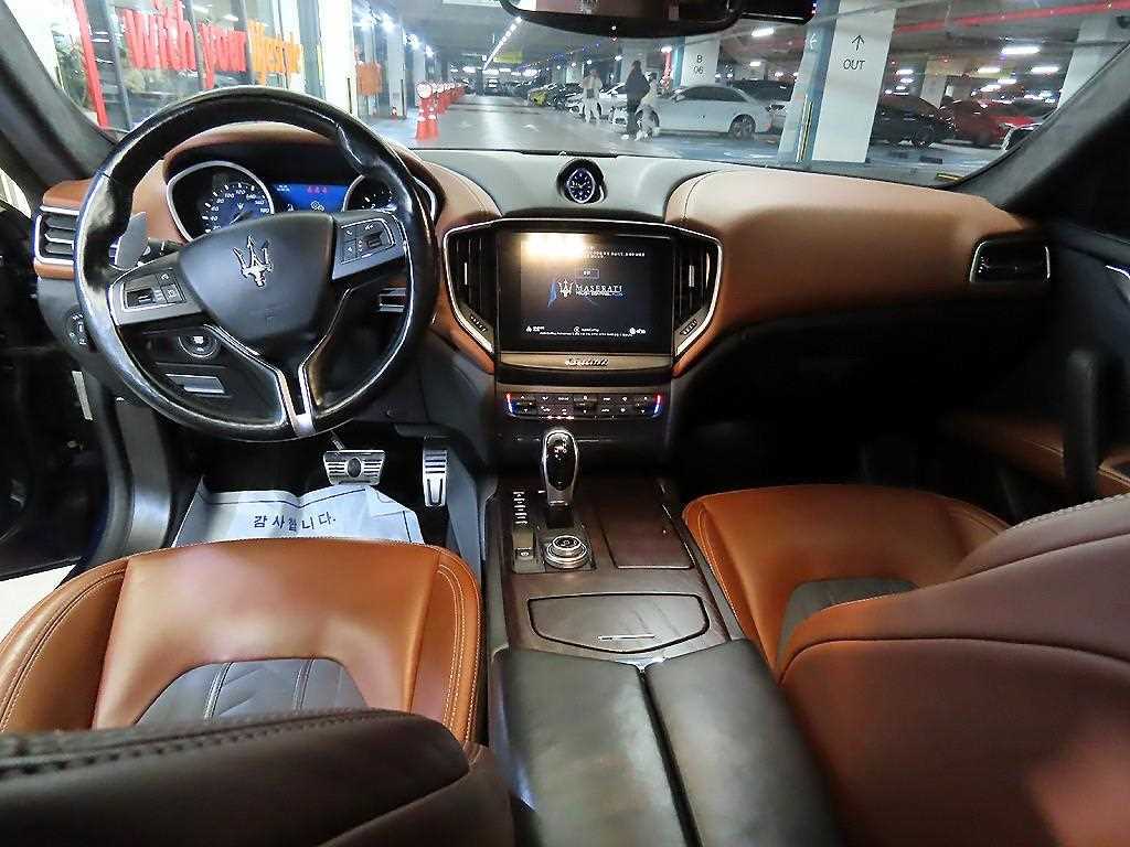 Maserati Ghibli - Vista 10