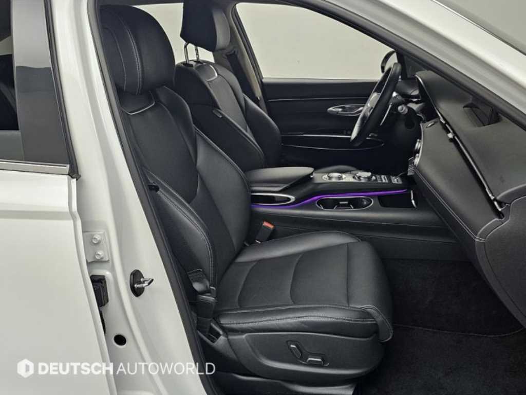 Genesis GV70 - Vista 10