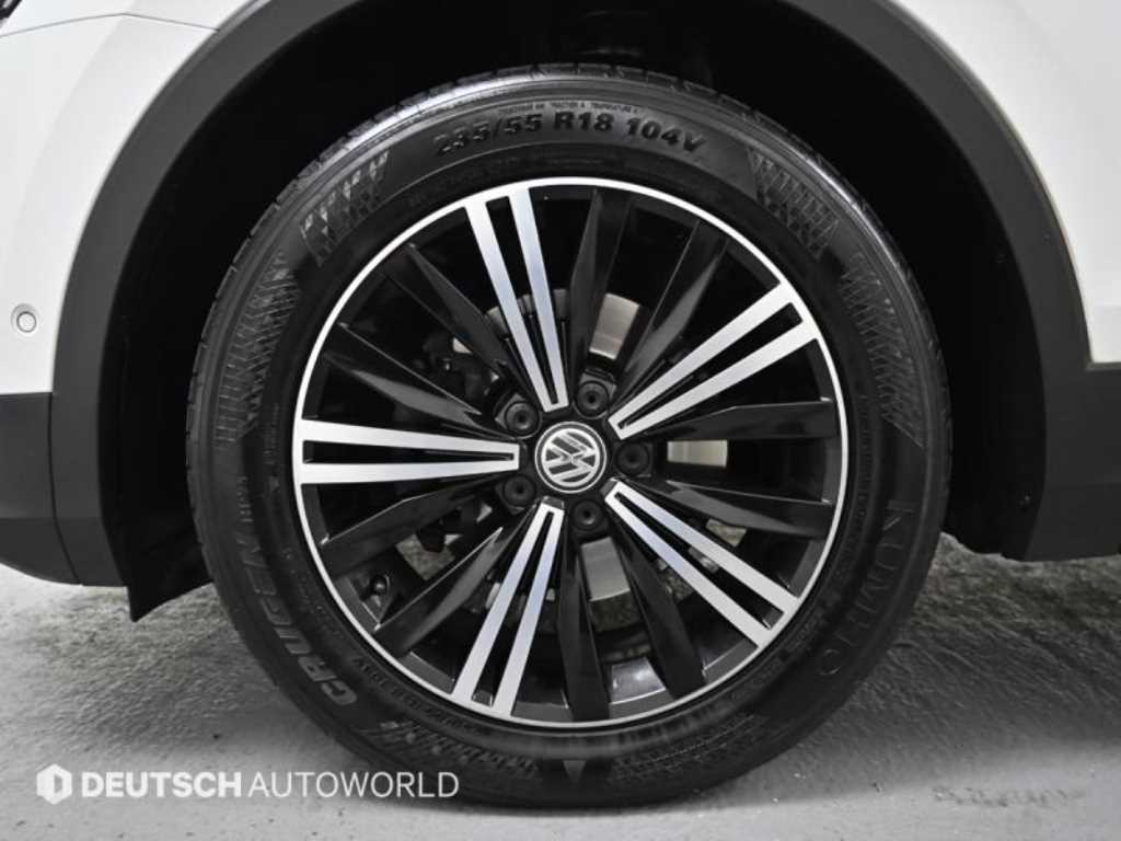 Volkswagen Tiguan - Vista 5