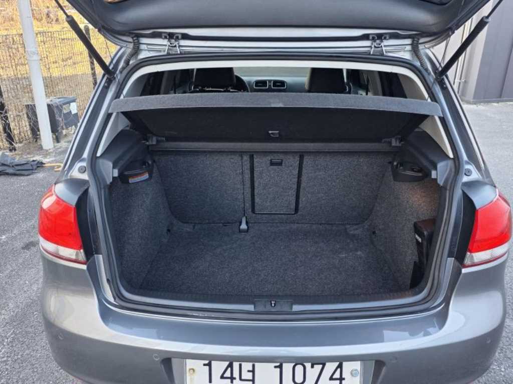 Volkswagen Golf - Vista 4