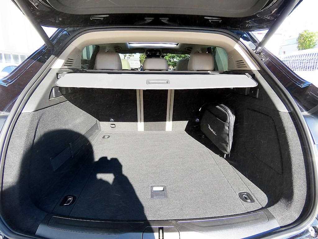 Maserati Grecale 2023 Negro - Importación desde Corea - HF Imports Iquique - Foto 17