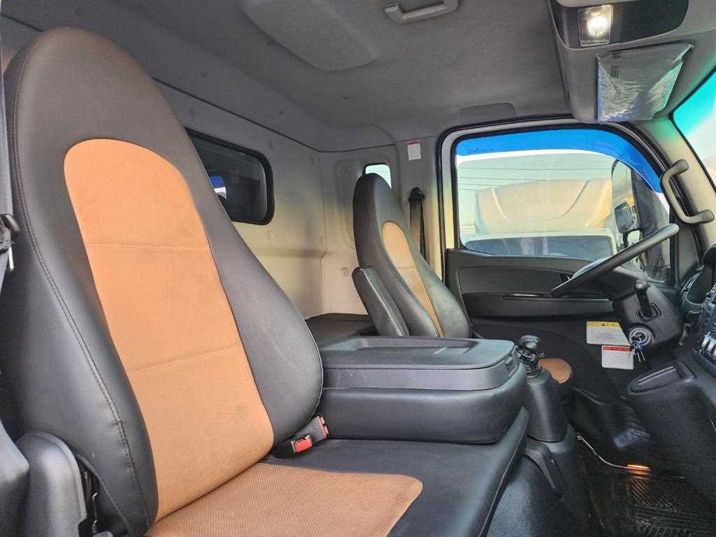 medium and large cargo truck - Vista 12