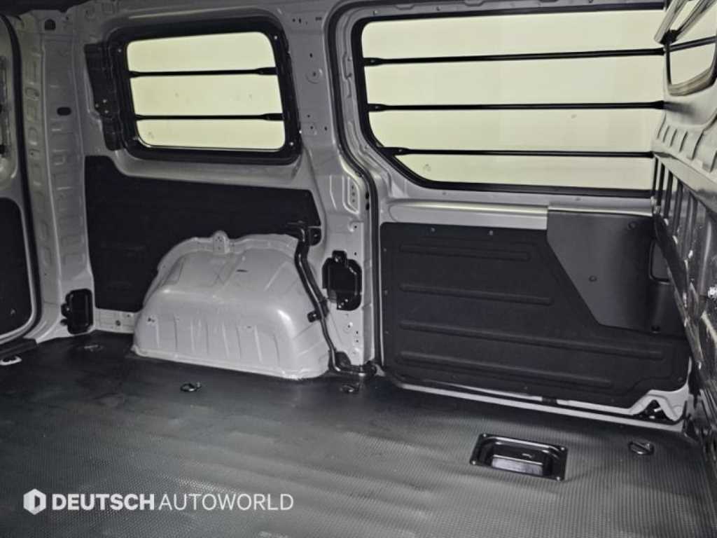 HYUNDAI Staria - Vista 12