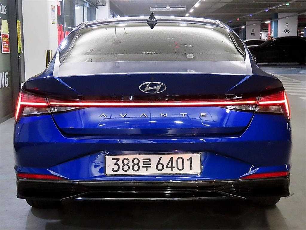 HYUNDAI Avante - Vista 5