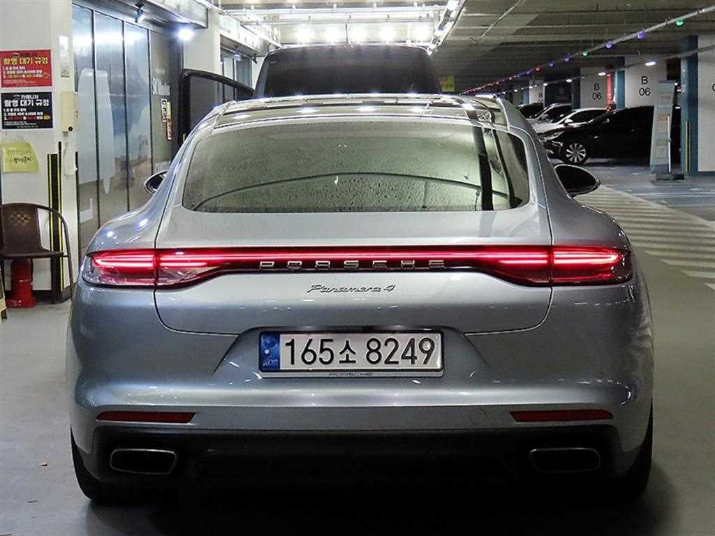 Porsche Panamera - Vista 5