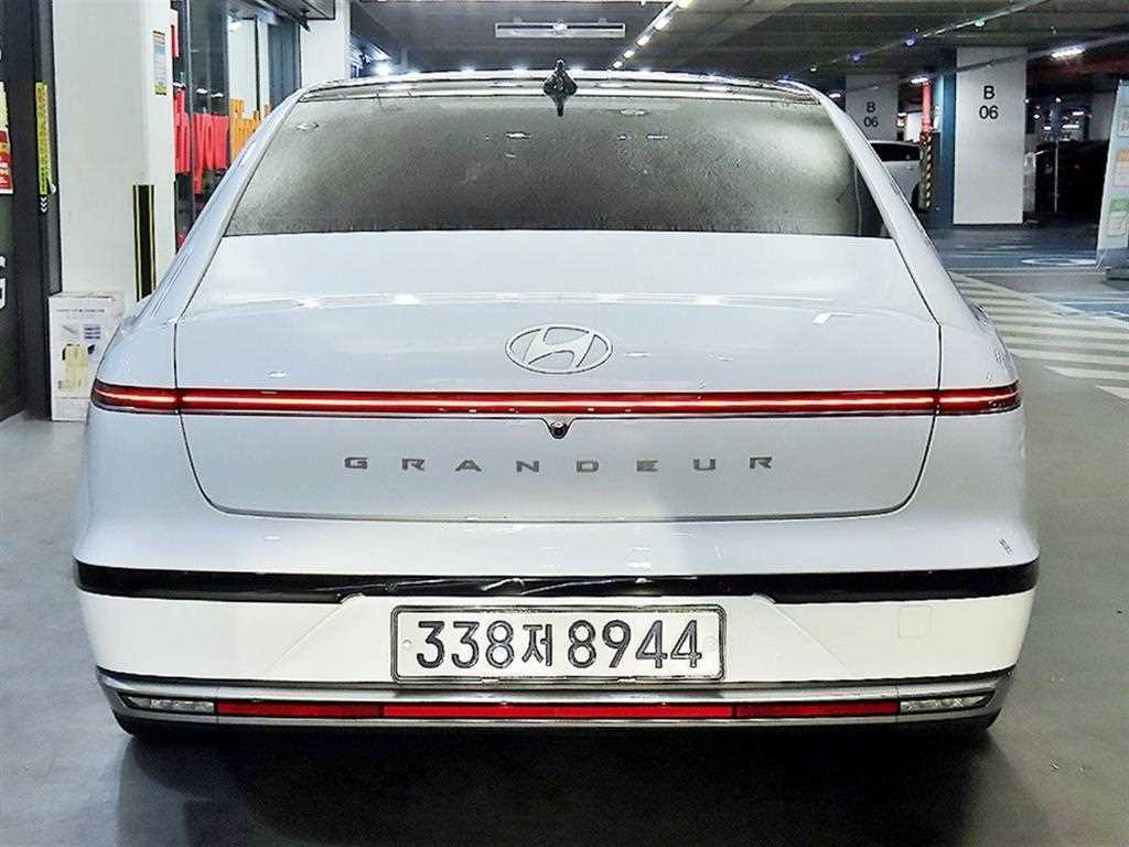 HYUNDAI Grandeur - Vista 5