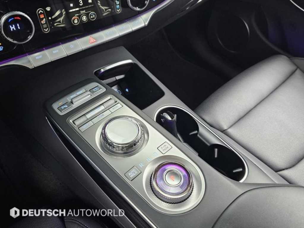 Genesis GV70 - Vista 9