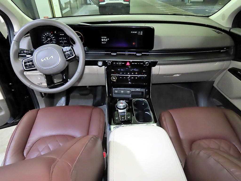 KIA Carnival - Vista 11
