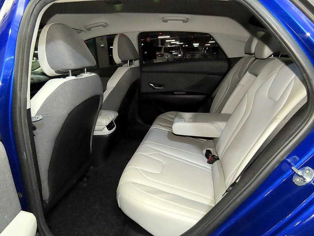 HYUNDAI Avante - Vista 7