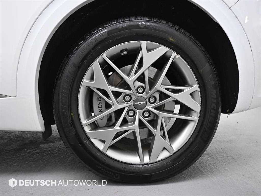 Genesis GV70 - Vista 5