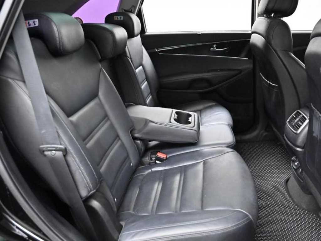 KIA Sorento - Vista 12