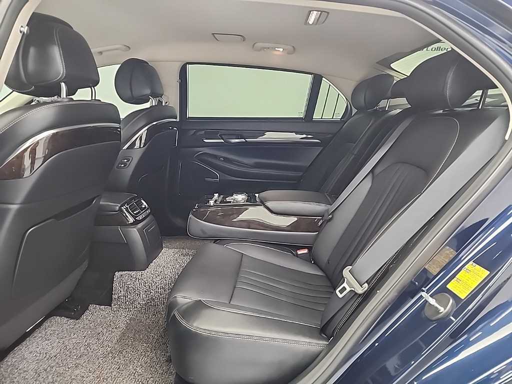 Genesis G90 - Vista 12