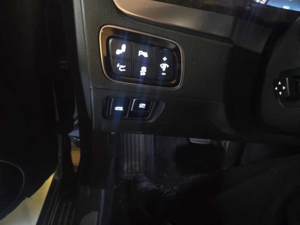 HYUNDAI Equus - Vista 7