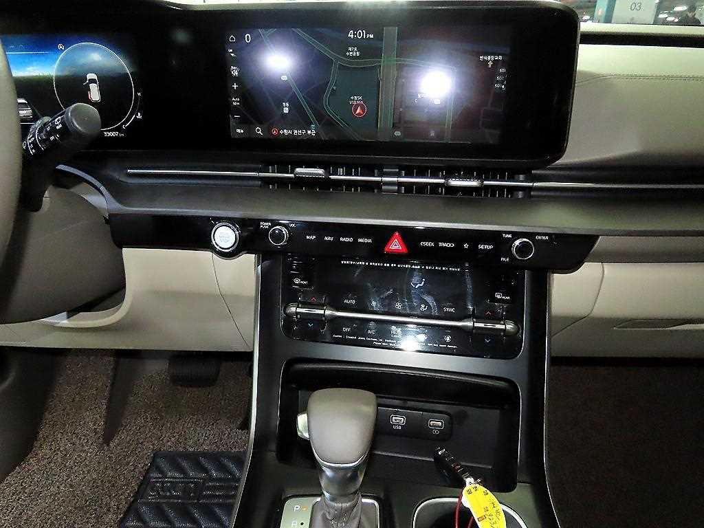 KIA Carnival - Vista 11